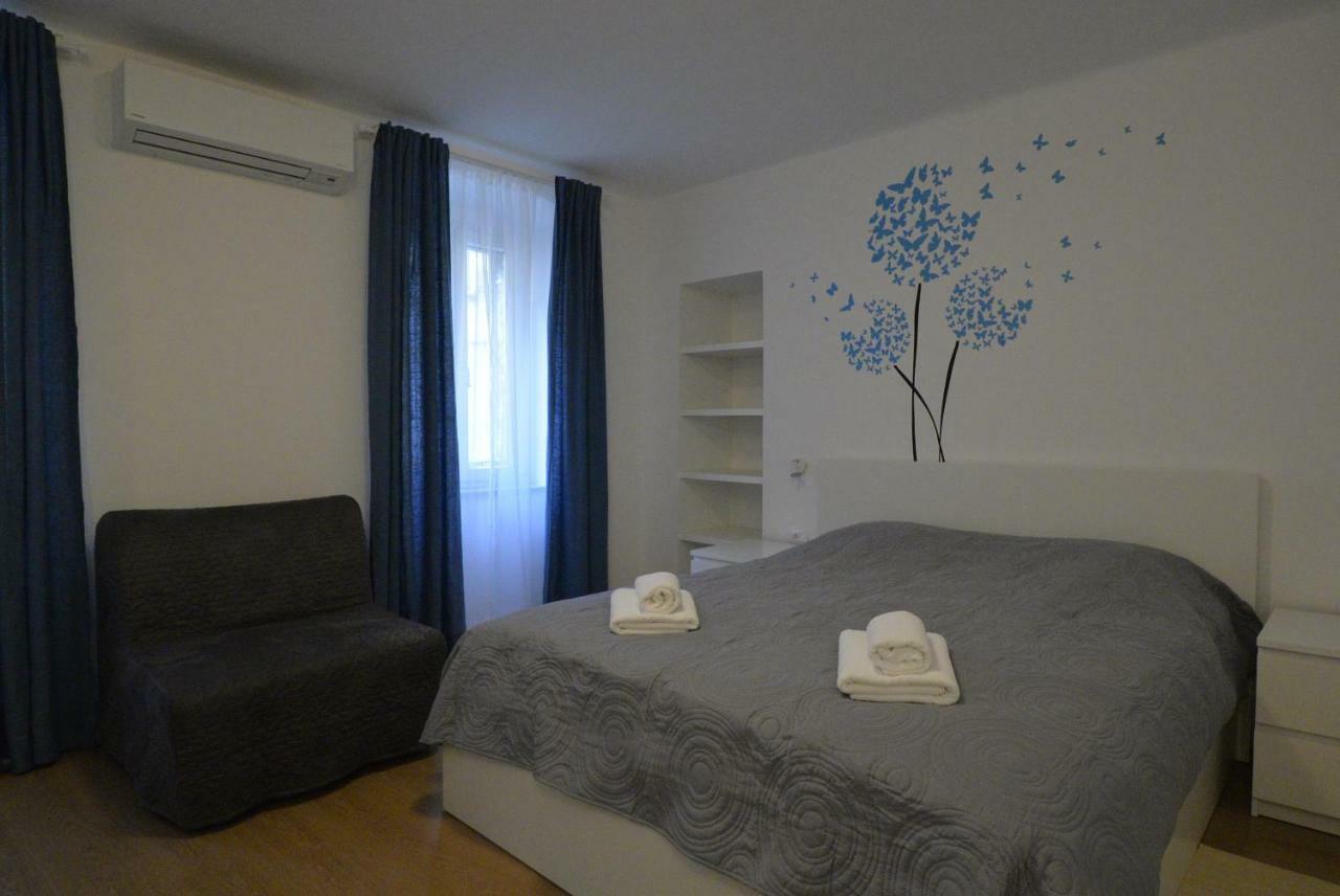 Apartments And Rooms Oliva Cres Eksteriør bilde