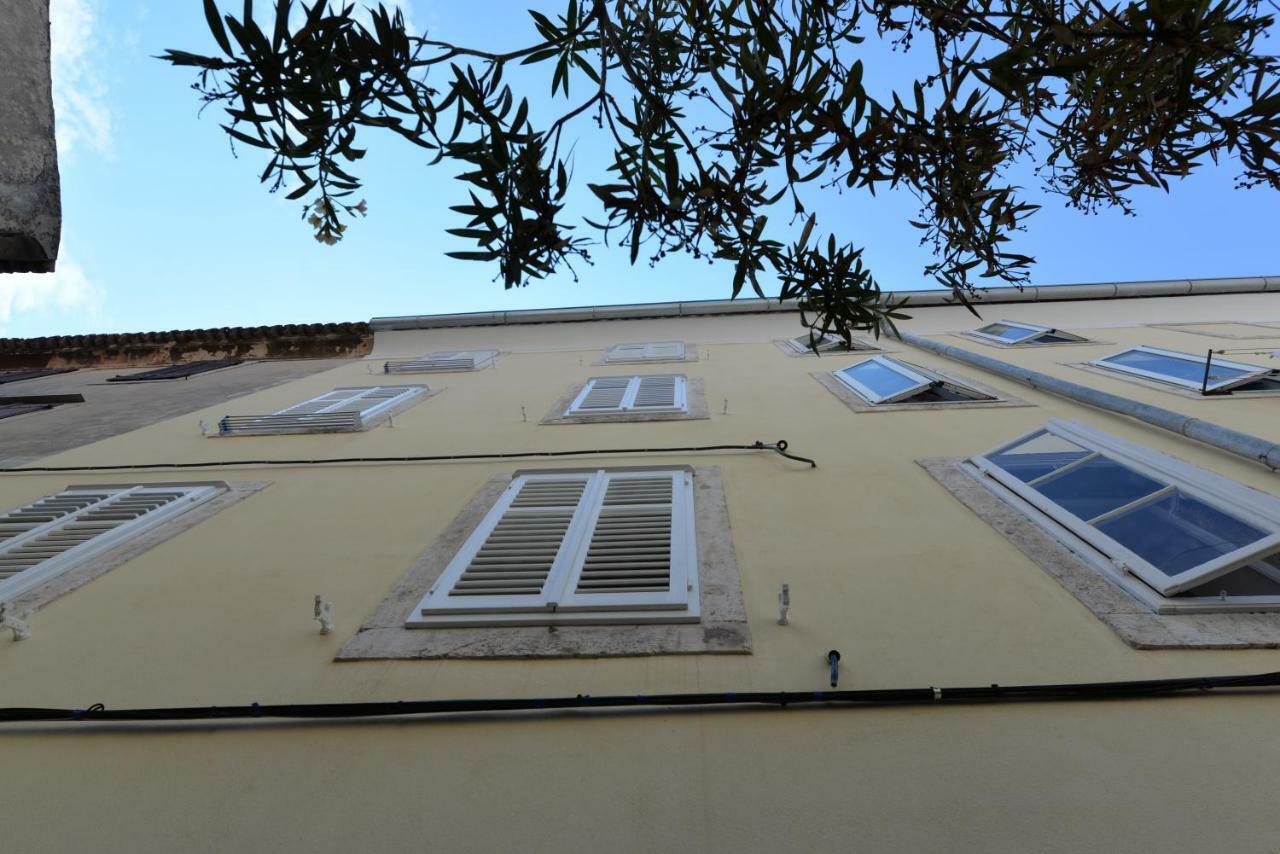 Apartments And Rooms Oliva Cres Eksteriør bilde